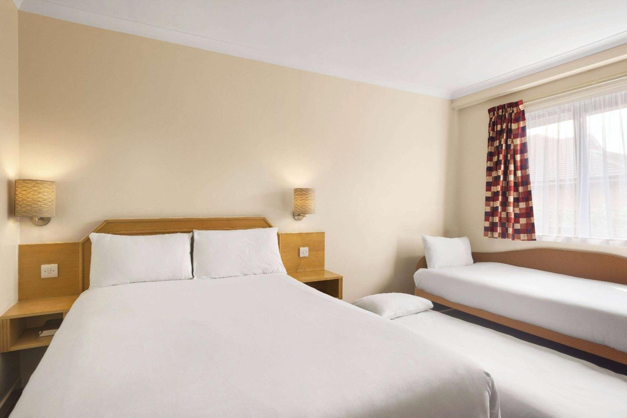 Days Inn Hamilton Dış mekan fotoğraf